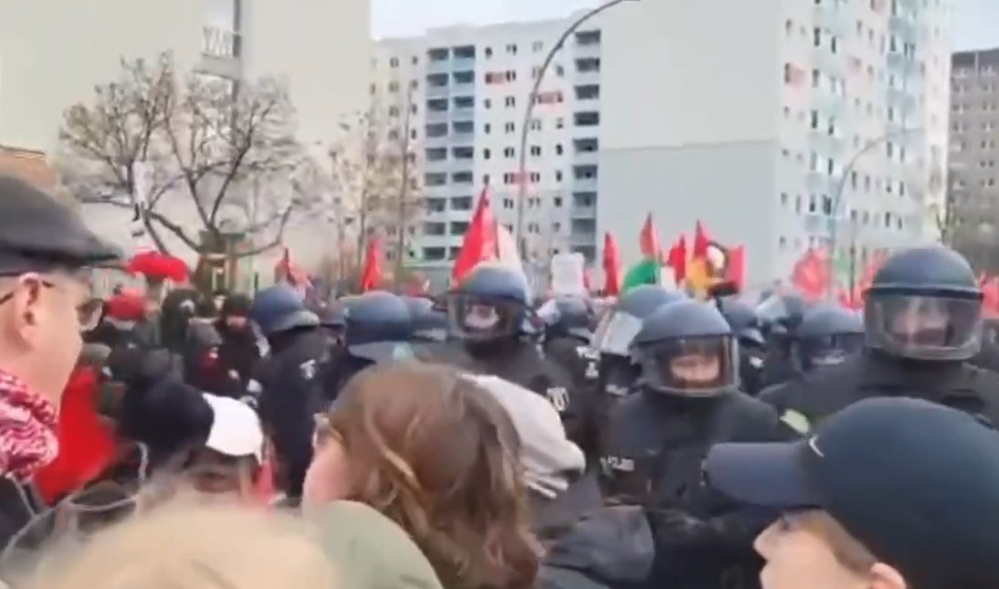 Марш левых радикалов в Берлине закончился столкновениями с полицией